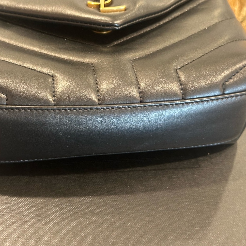 YSL TOY LouLou in Black with Gold hardware. - Picture 6 of 12
